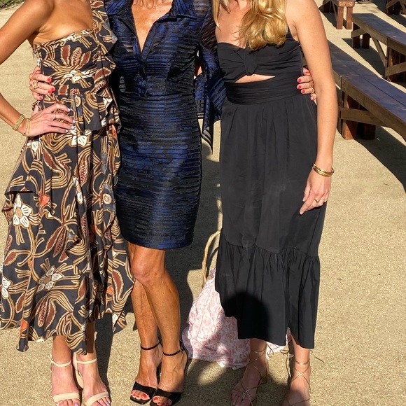 ALC black asymmetric dress with cutout and pockets - Picture 3 of 3